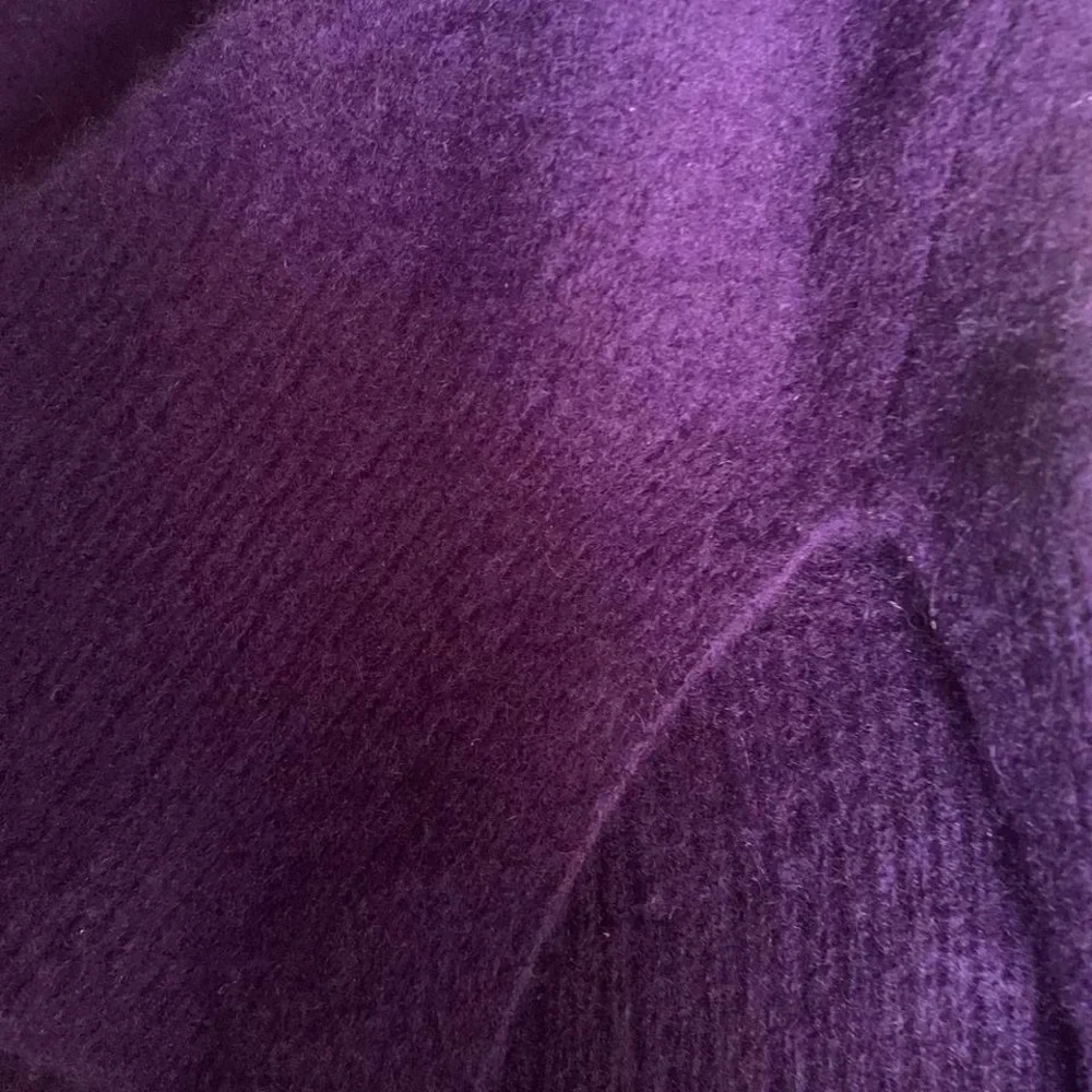 Theory Cashmere Purple Pullover Luxuriously Soft and Warm - Picture 5 of 7